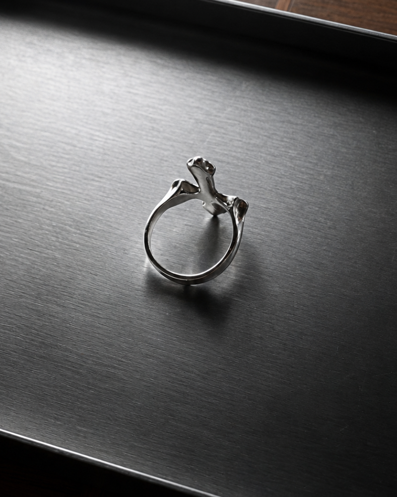 Noir Cross Ring