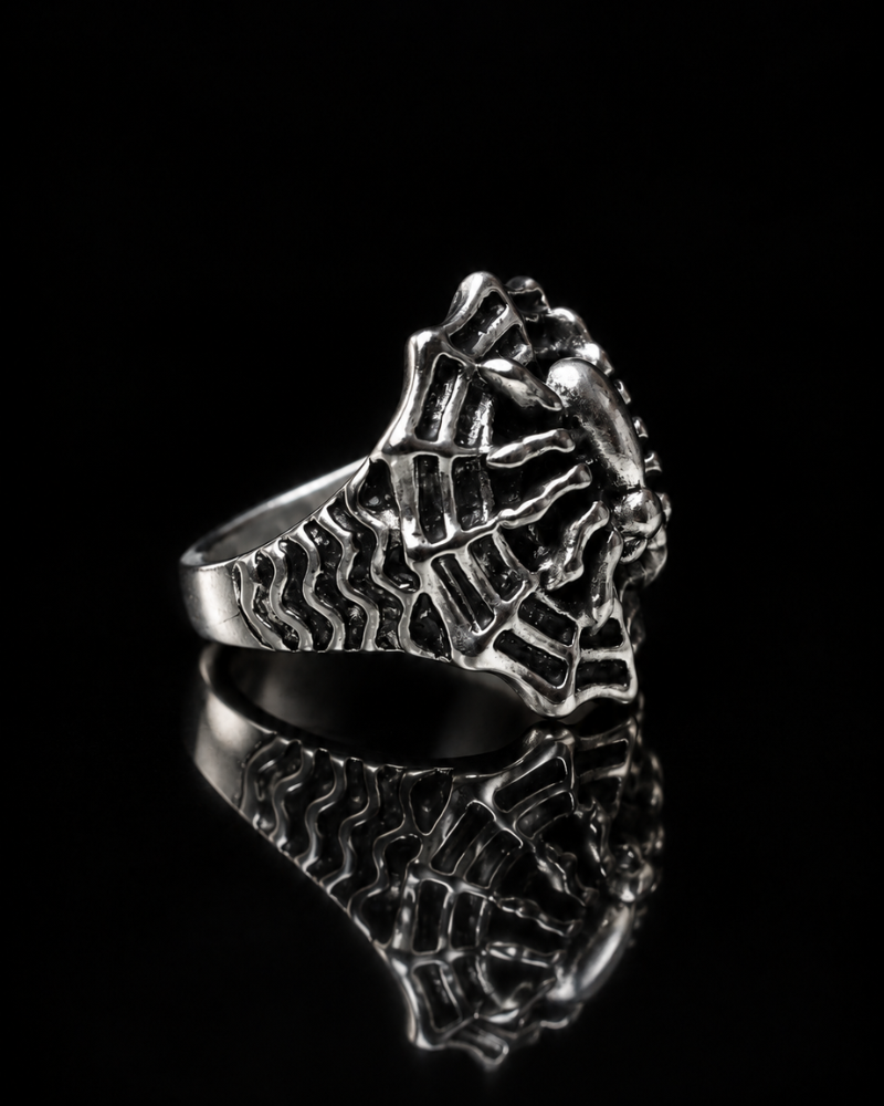 Dark weave ring