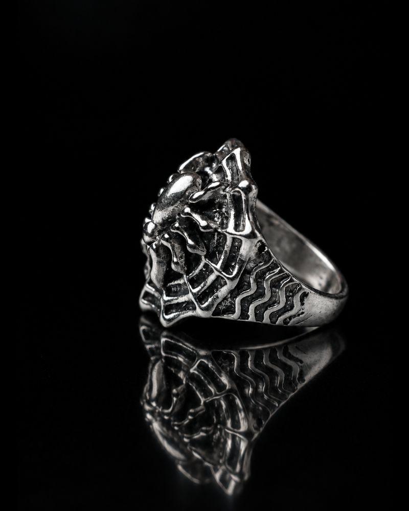 Dark weave ring
