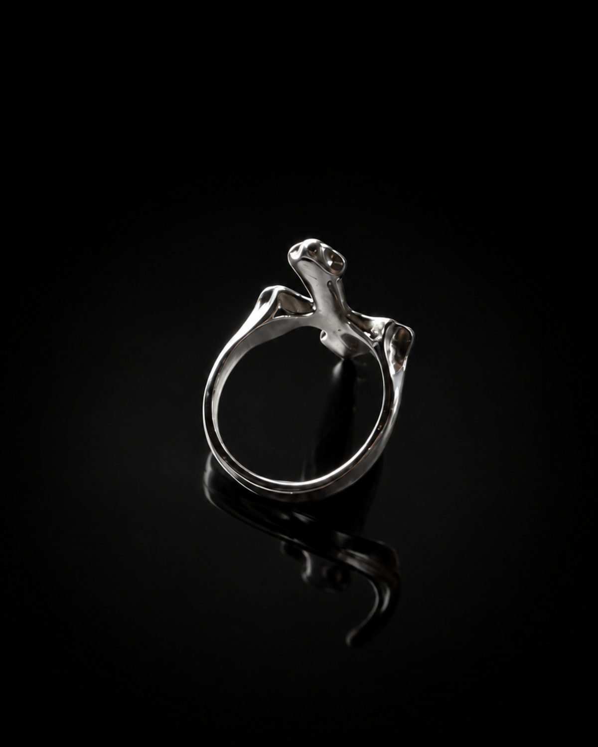 Noir Cross Ring