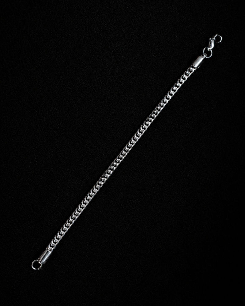 Slim Figaro Chain Bracelet