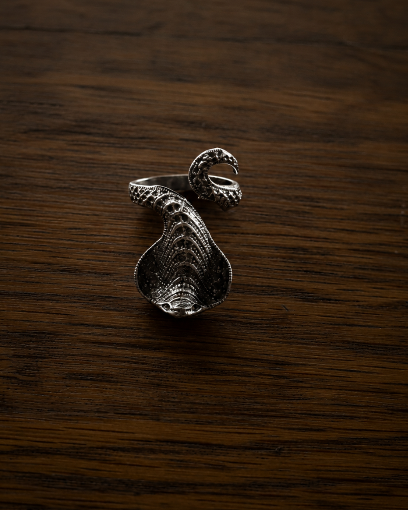Serpent Crest Ring