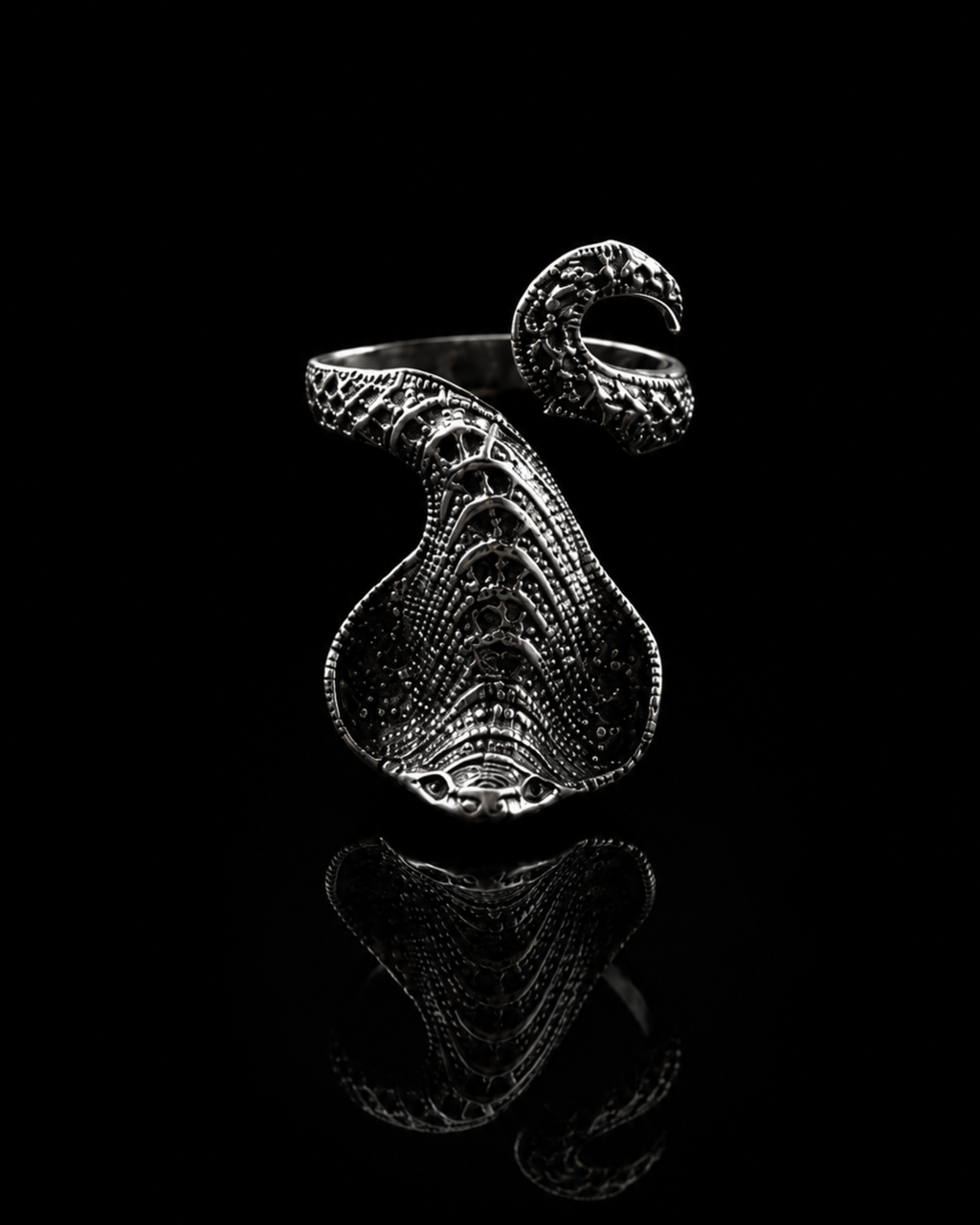 Serpent Crest Ring
