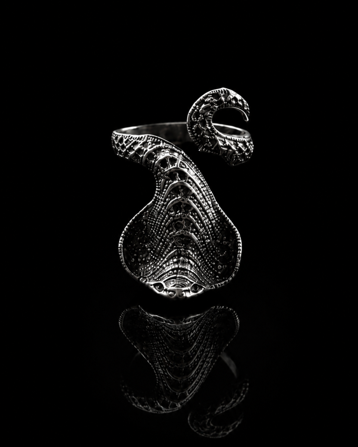 Serpent Crest Ring